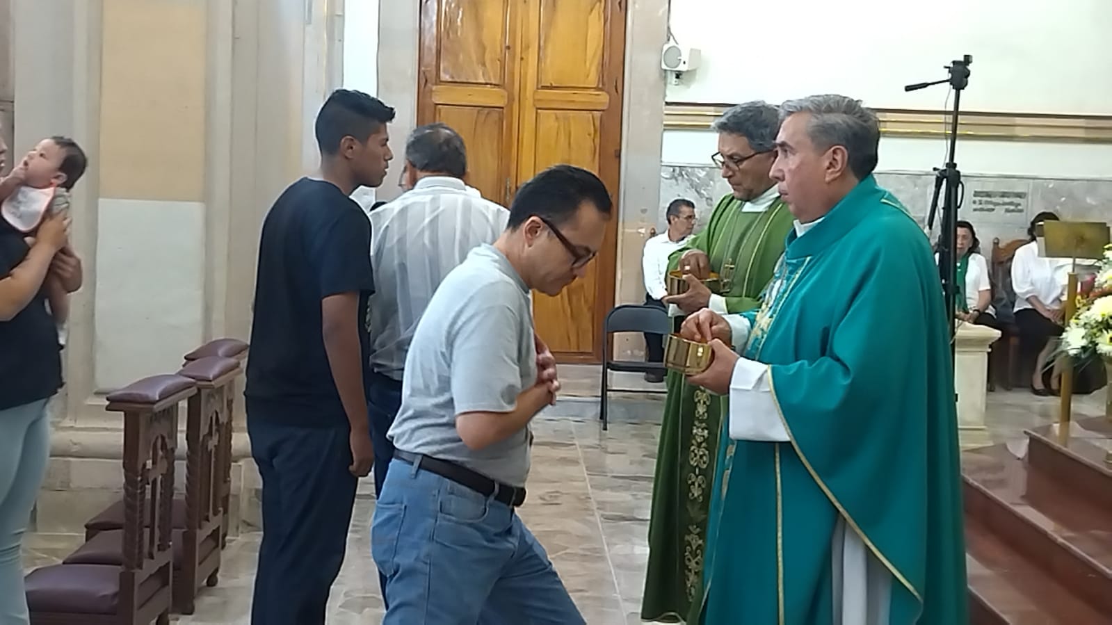 SACERDOTES-1