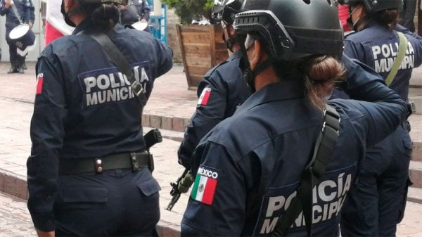 POLICIAS