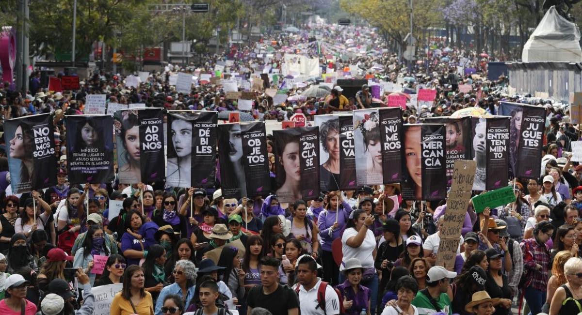 MUJERES