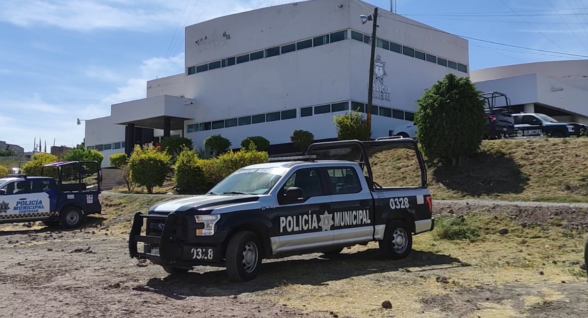POLICÍA CORTAZAR