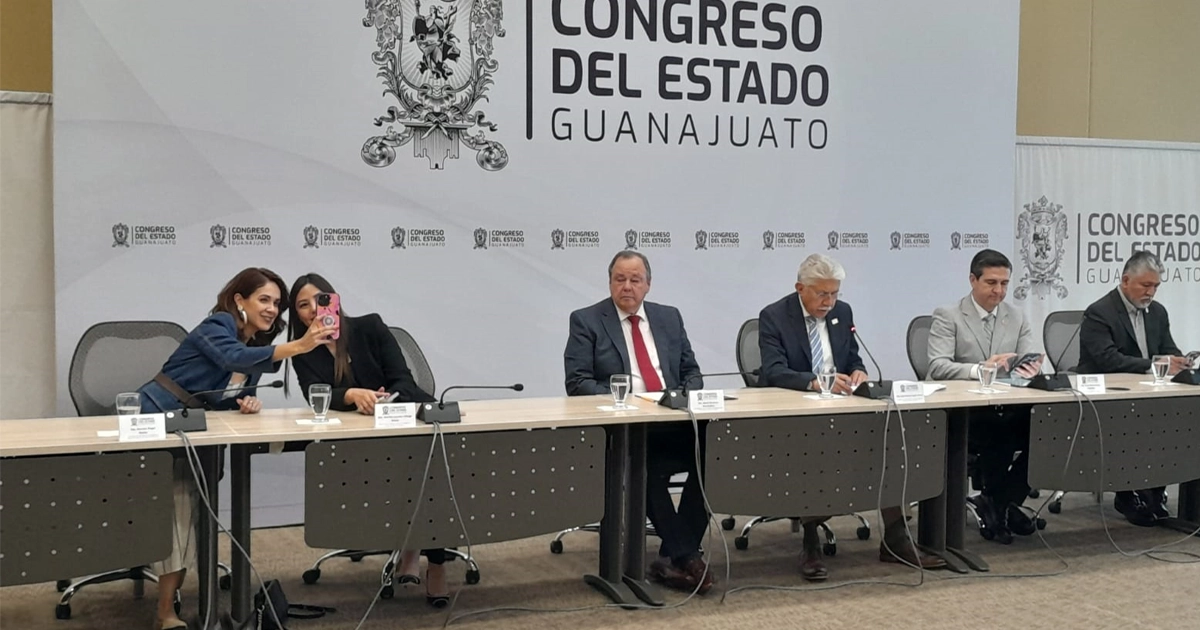 DIPUTADOS