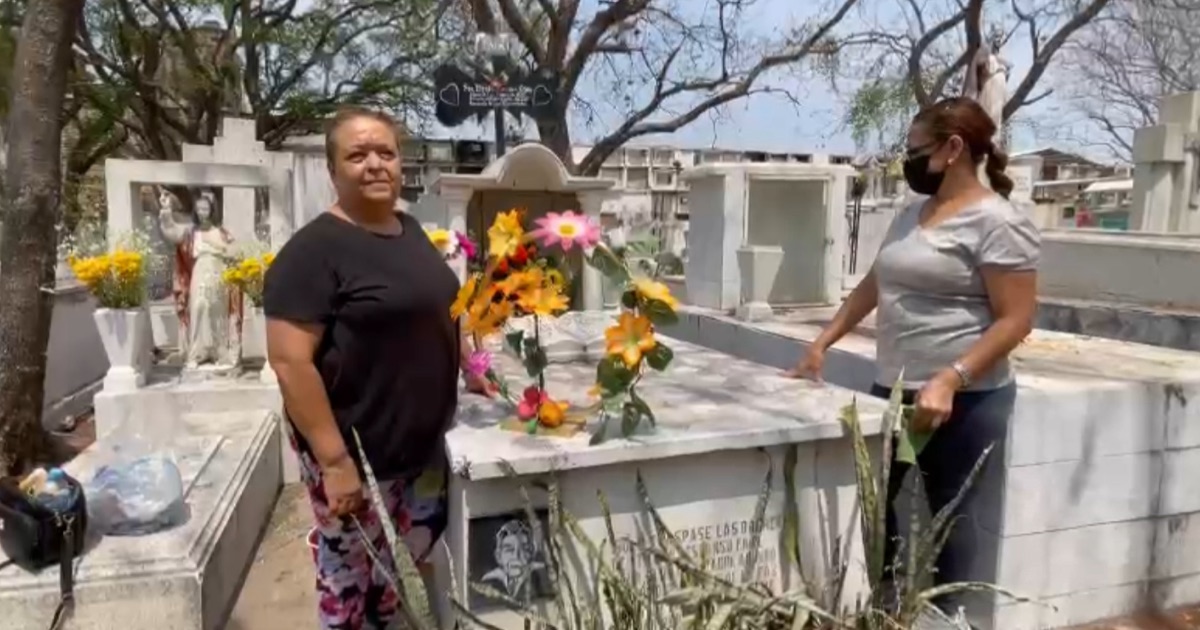 MADRES PANTEÓN