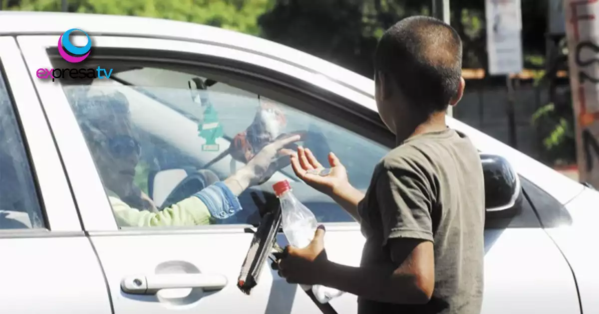 NIÑOS TRABAJANDO