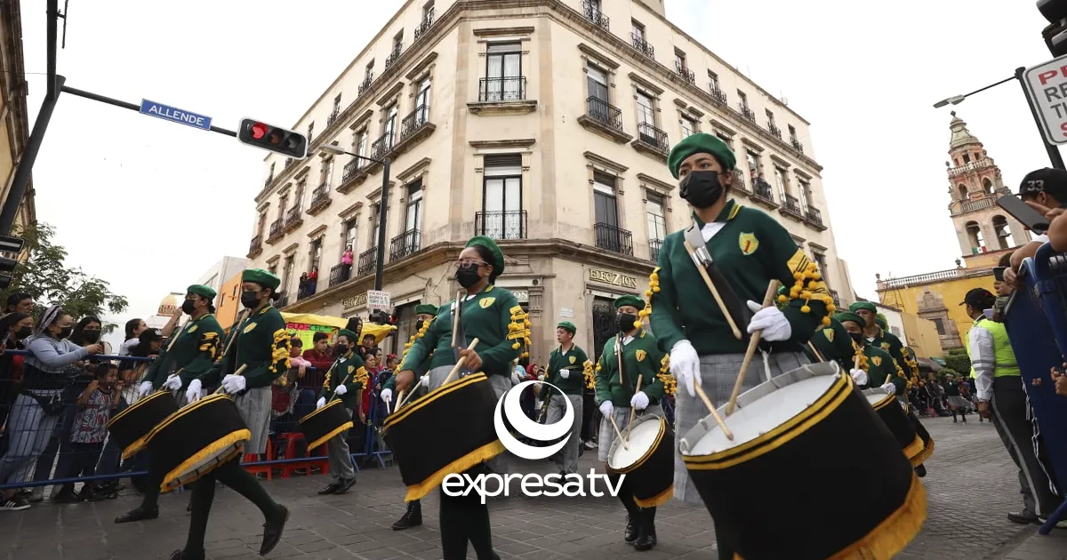 DESFILE
